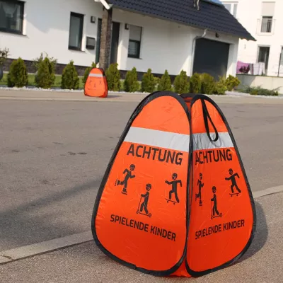 Vorsicht spielende Kinder - Aufsteller